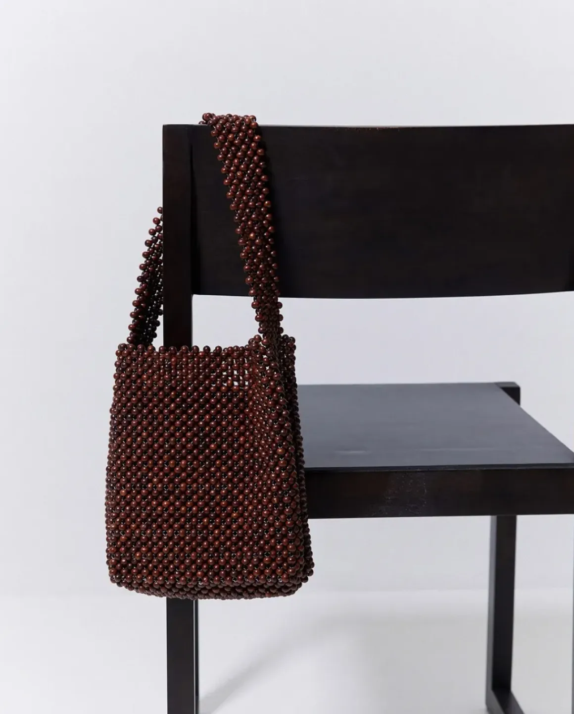 Bolso abalorios madera chocolate