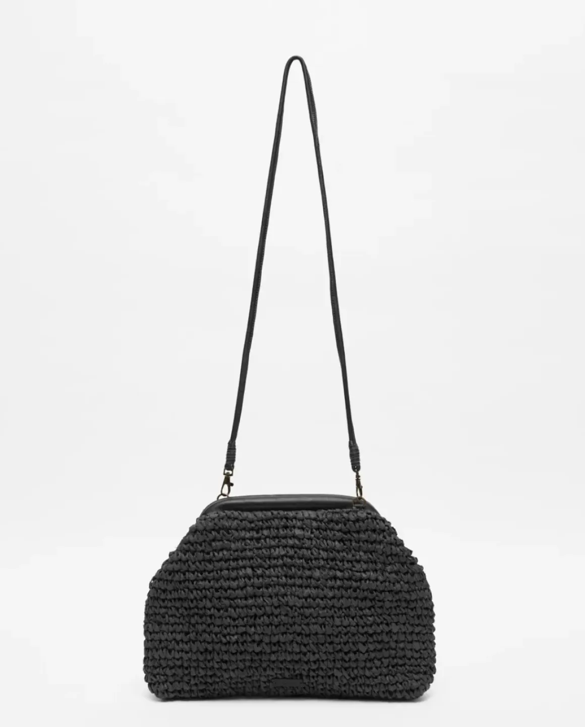 Bolso handmade rafia y piel negro