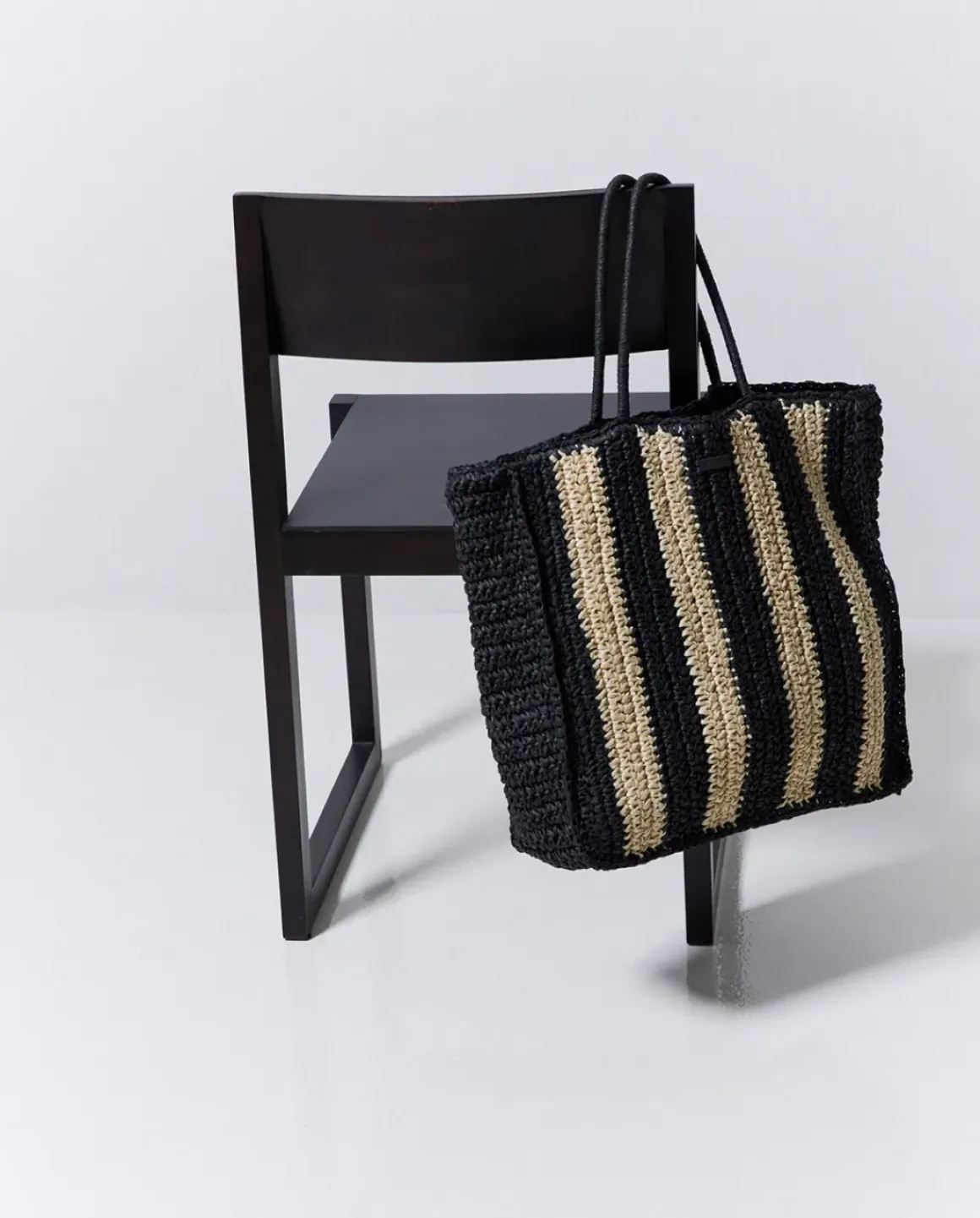 Bolso shopper rayas crudo y negro