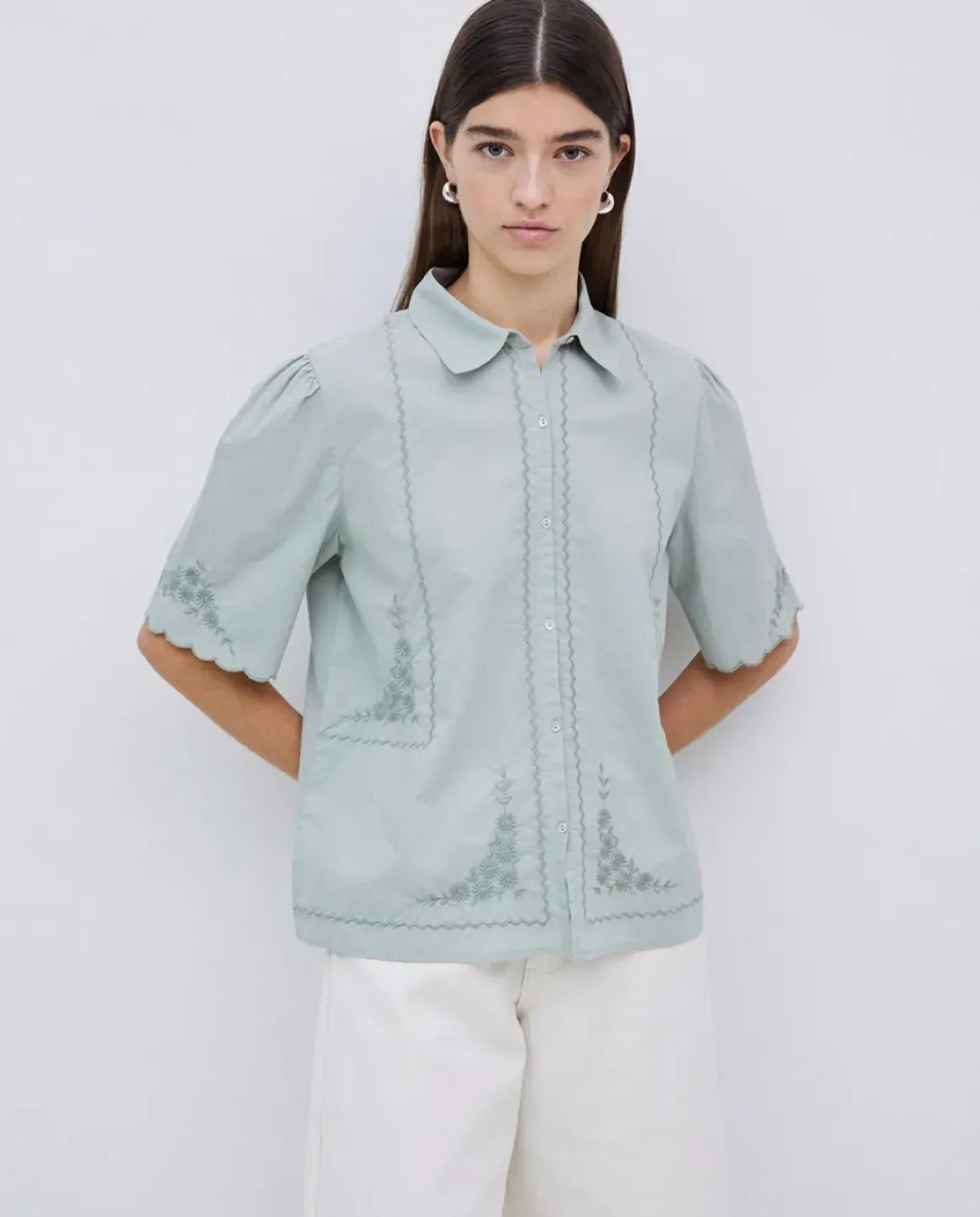 Camisa algodón bordados gris verdoso