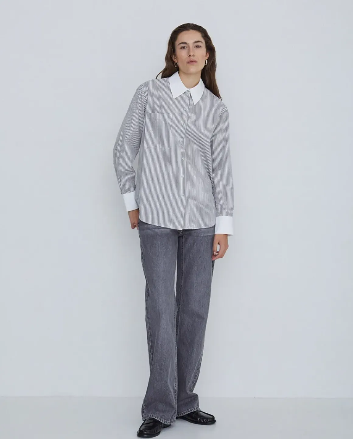 Camisa 100% algodón rayas gris claro