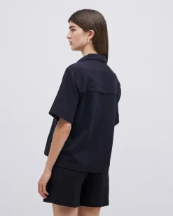 Camisa bimateria cuello solapa negro