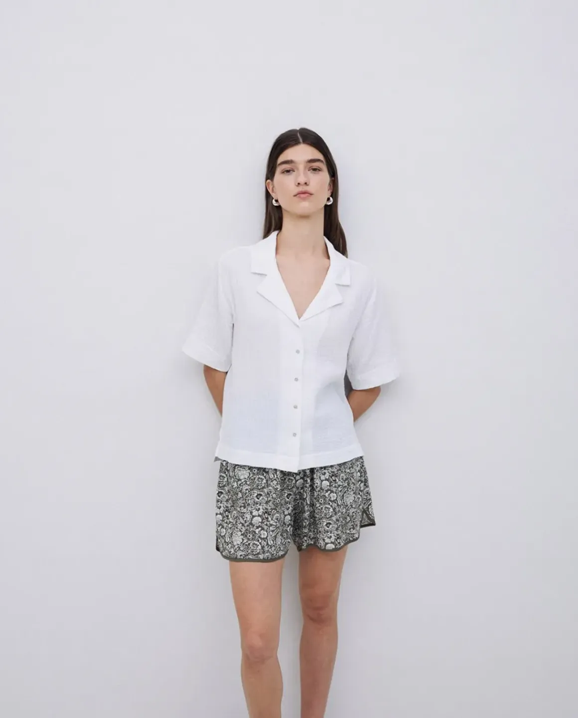 Camisa bimateria cuello solapa blanco