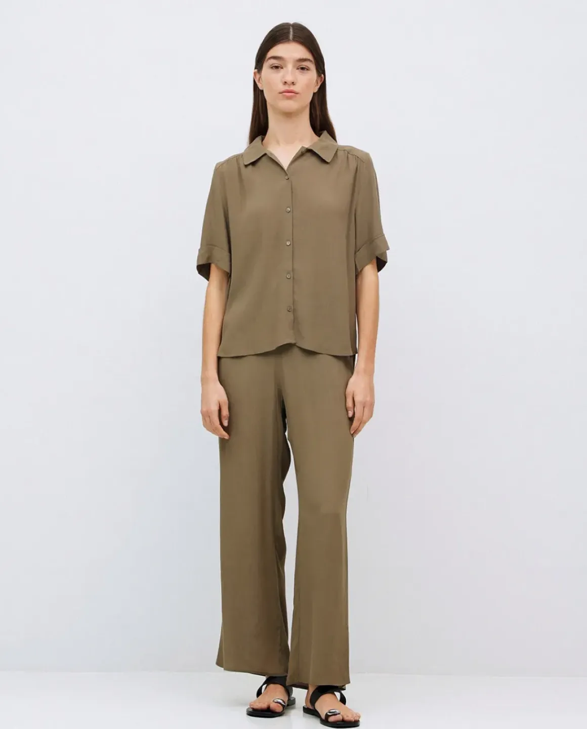 Camisa Ecovero manga corta caqui