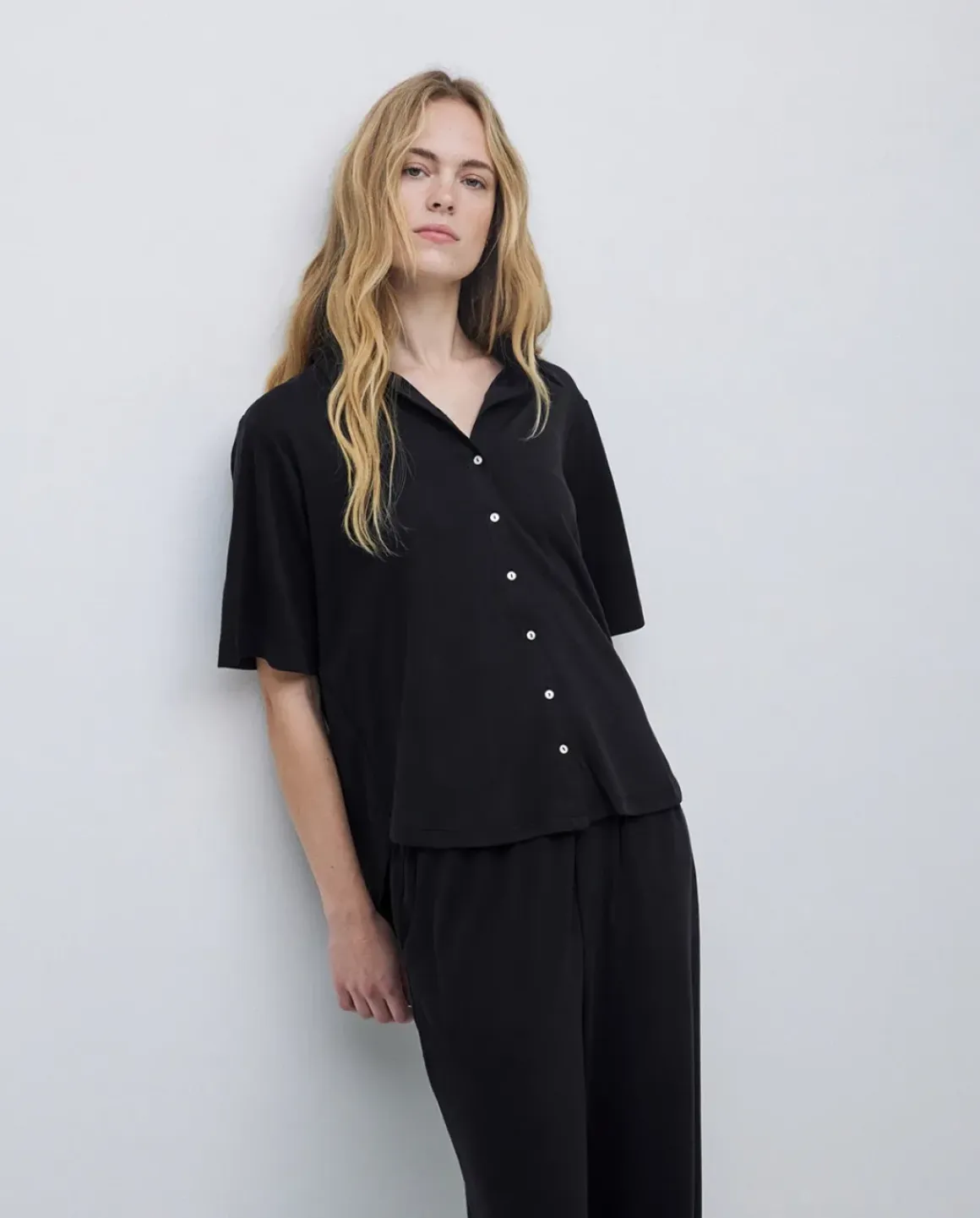 Camisa fluida manga corta negro