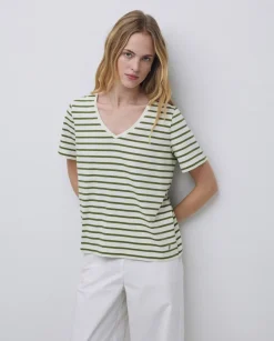Camiseta rayas cuello pico verde