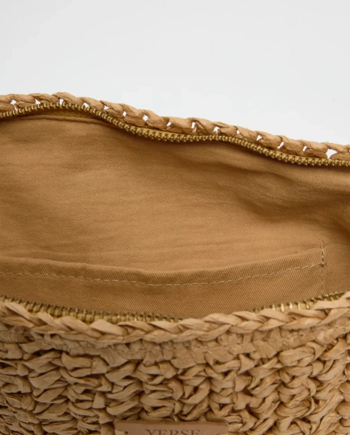 Clutch cremallera rafia natural
