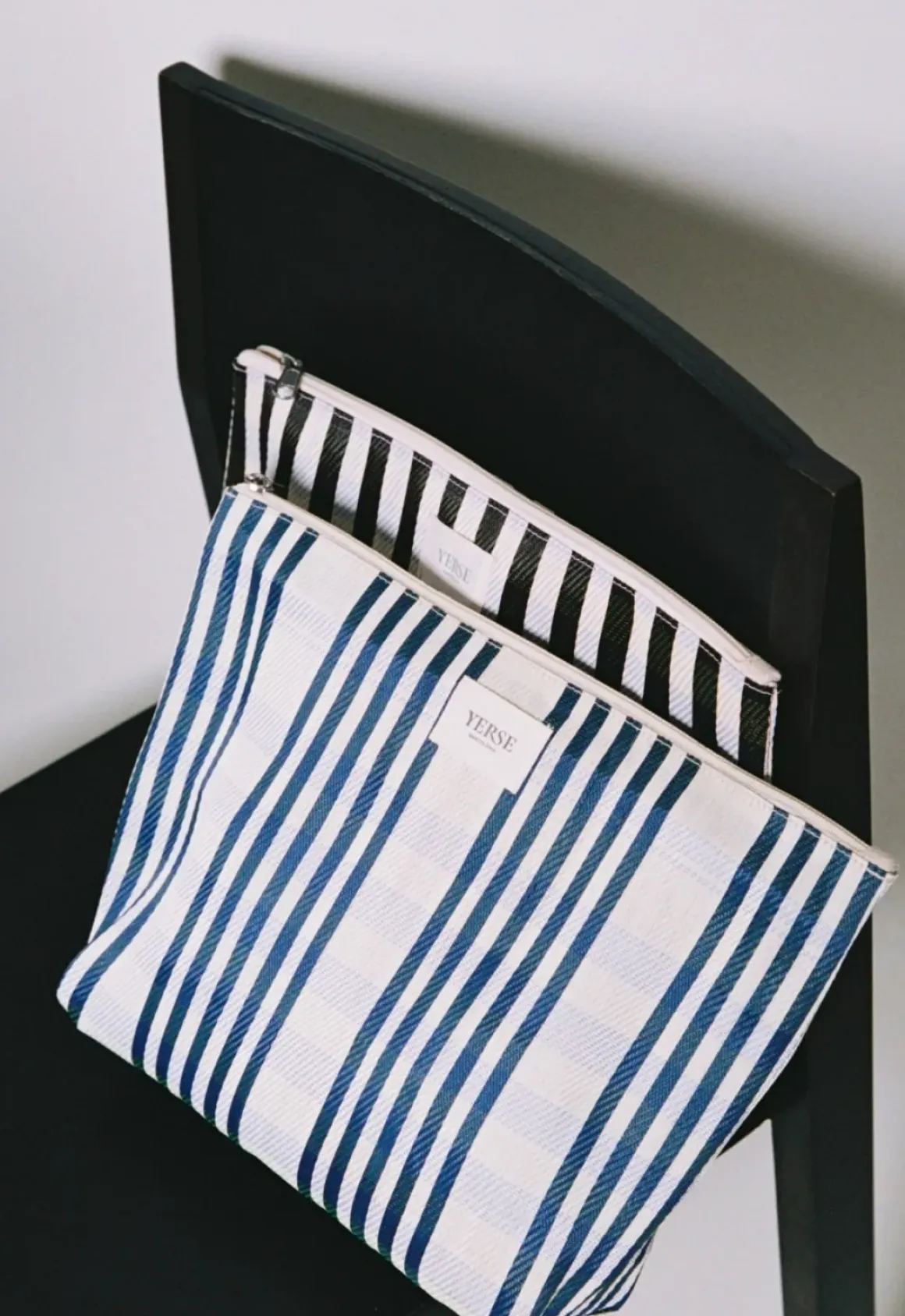 Clutch de rayas azul