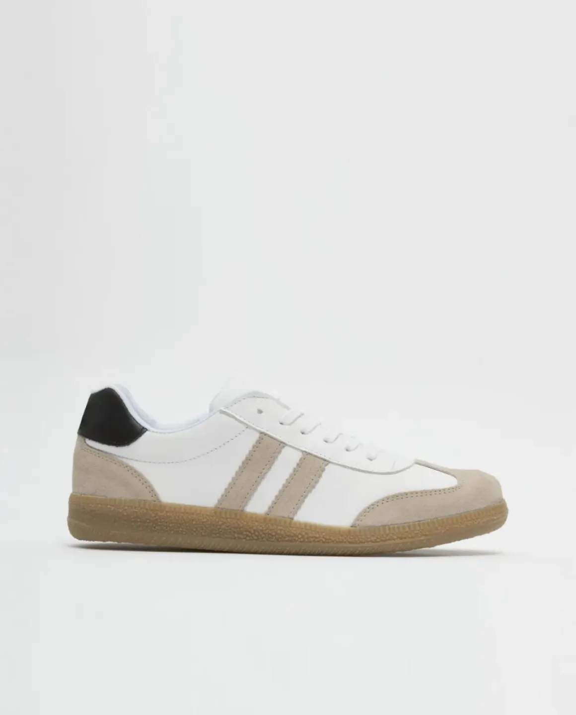 Deportivas de piel blanco