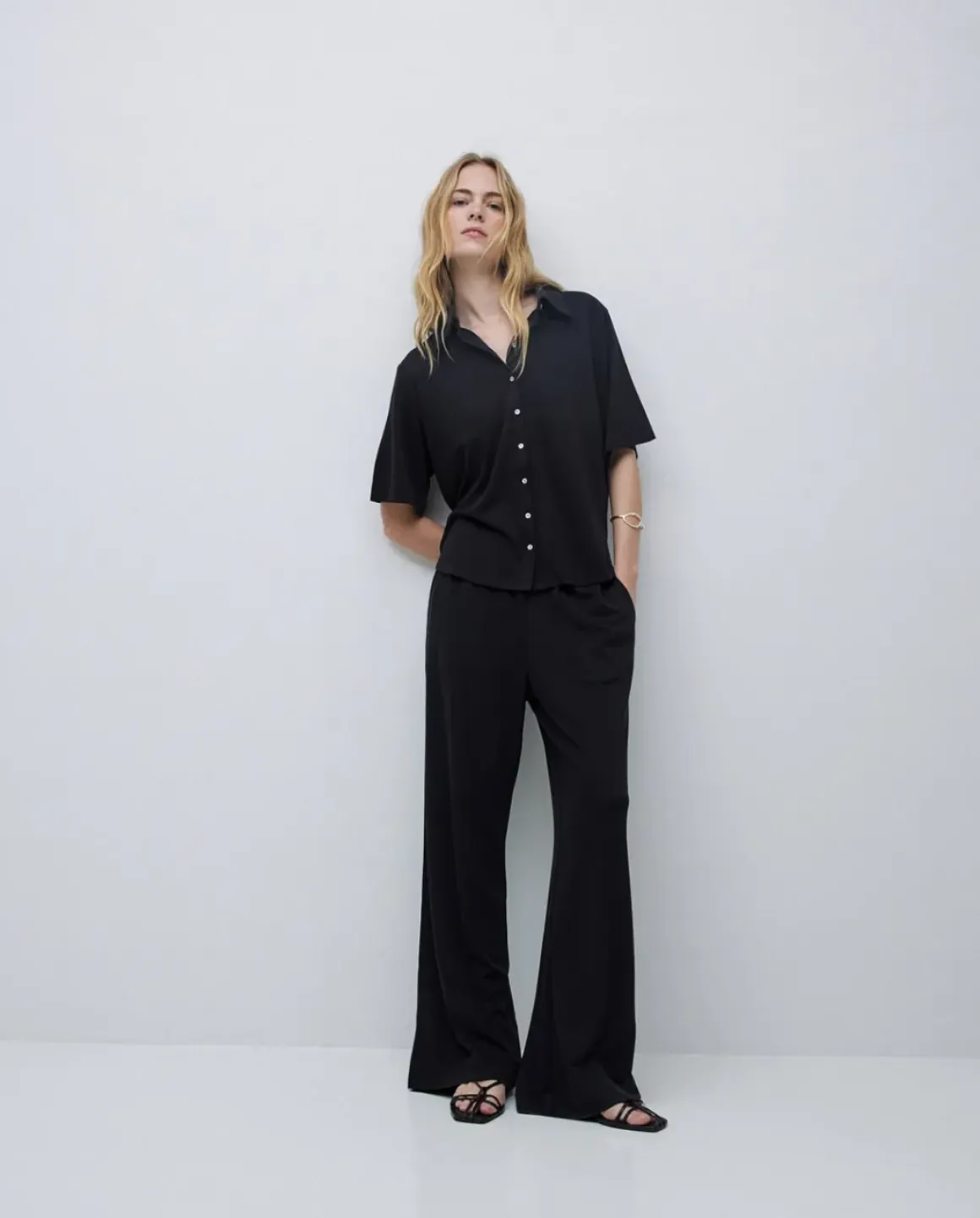Pantalones punto fluidos negro