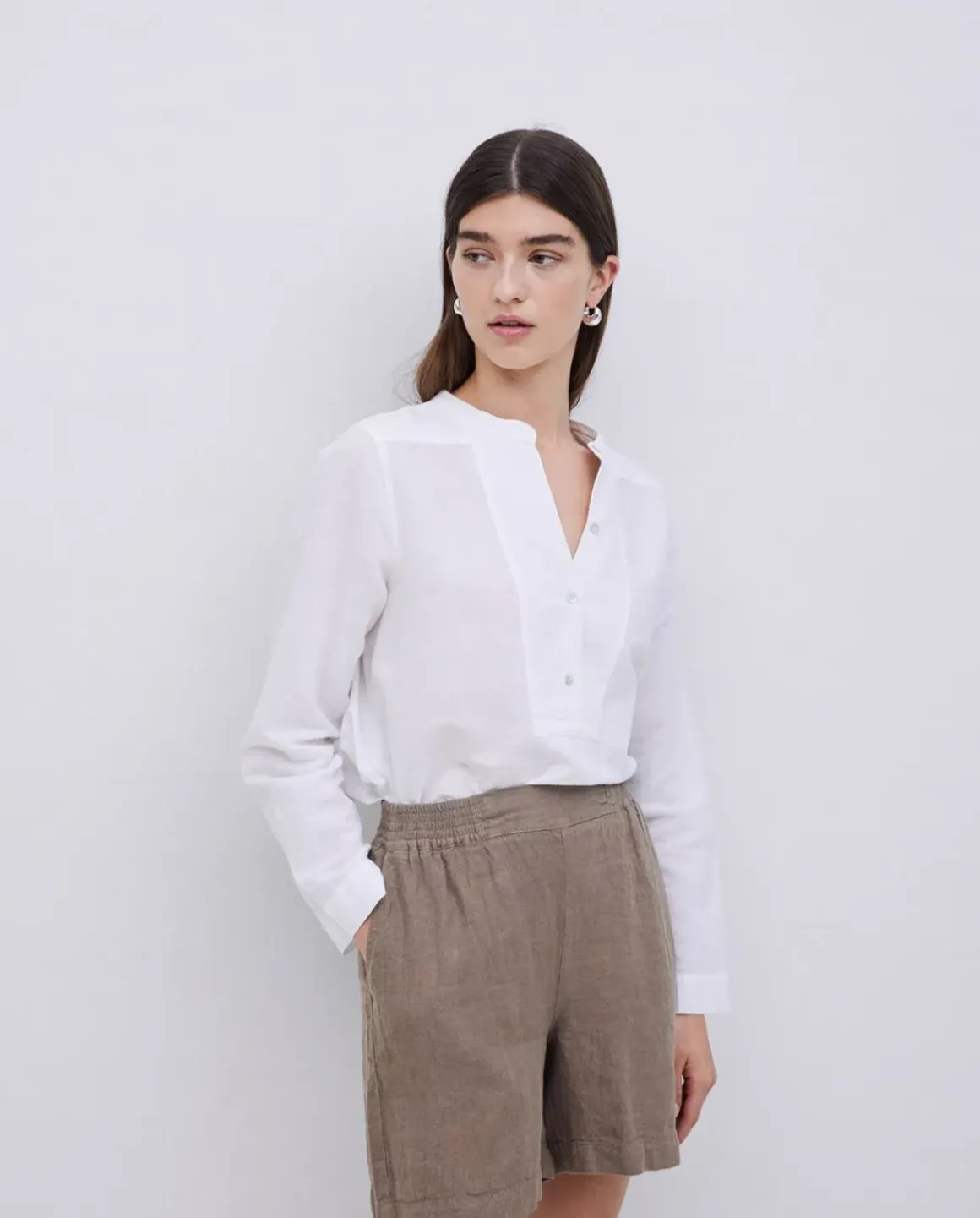 Short 100% lino caqui