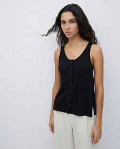 Top botones escote redondo negro