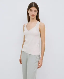 Top escote pico tirantes anchos beige