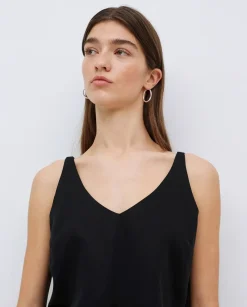 Top Tencel pico negro