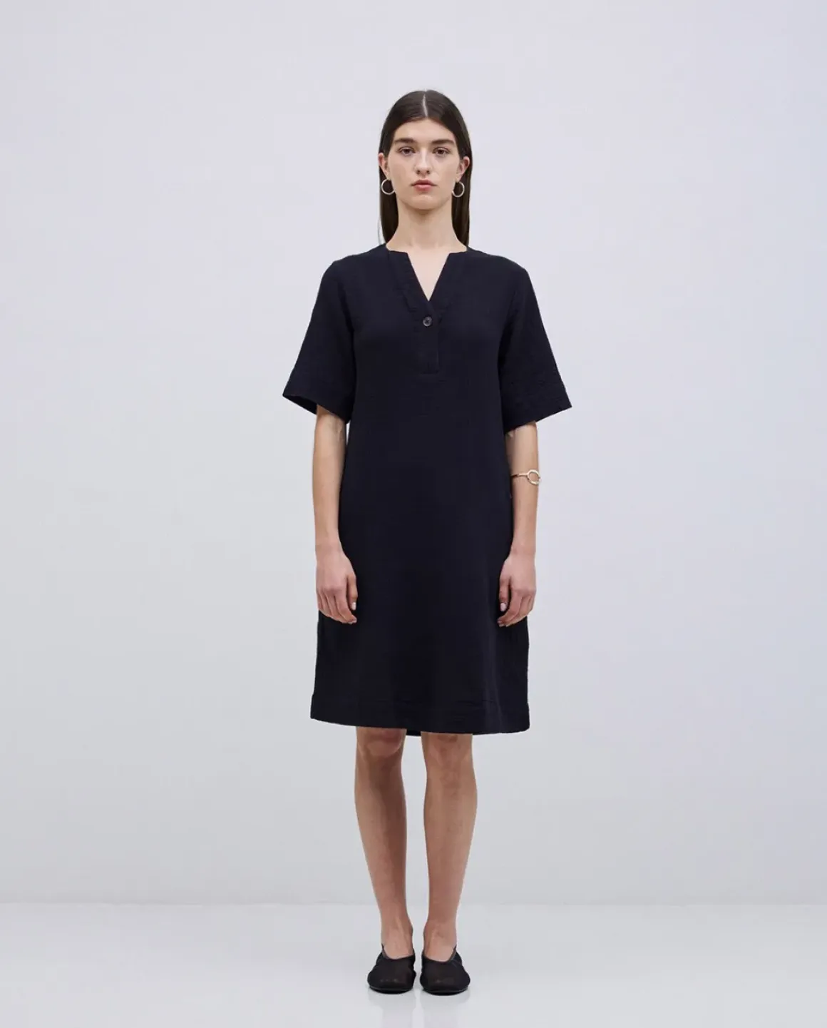 Vestido corto doble gasa negro