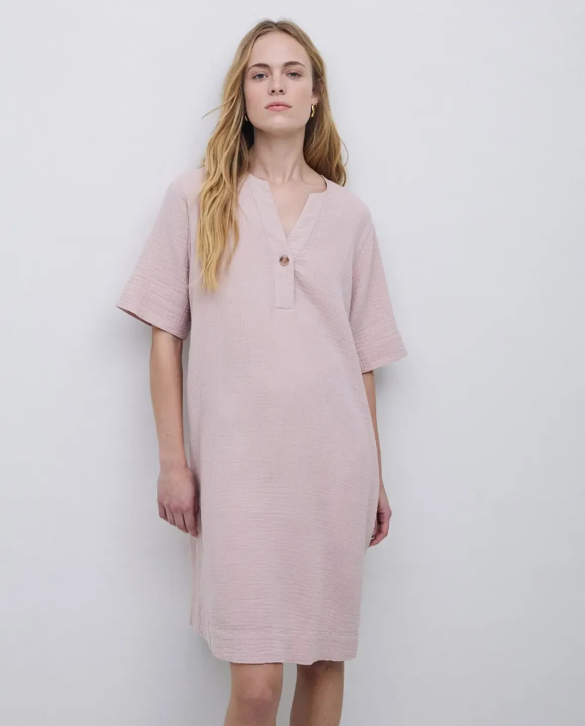 Vestido corto doble gasa rosa pálido