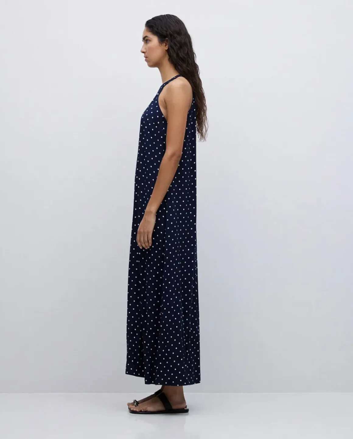 Vestido largo cuello halter lunares azul oscuro