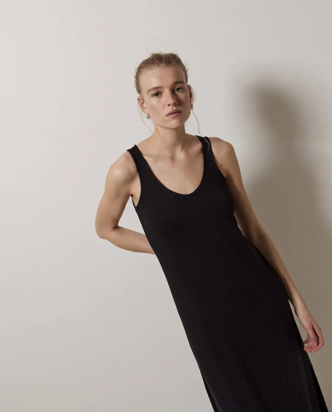 Vestido largo punto negro