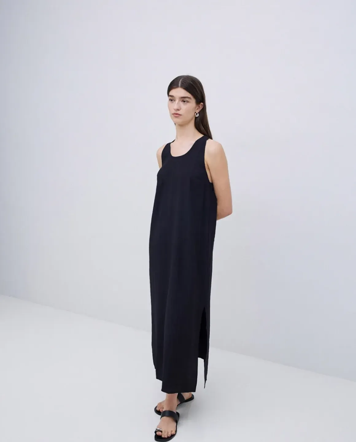 Vestido largo sin mangas negro