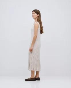 Vestido largo tirantes evasé beige