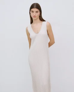 Vestido largo tirantes evasé beige