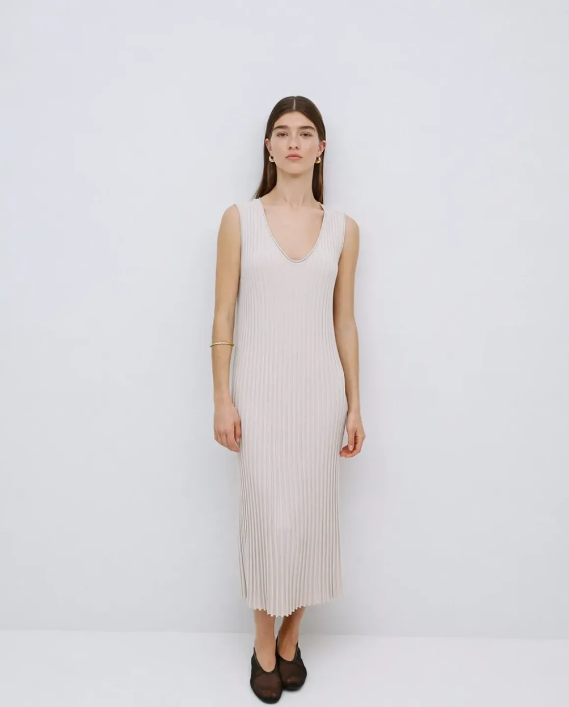 Vestido largo tirantes evasé beige