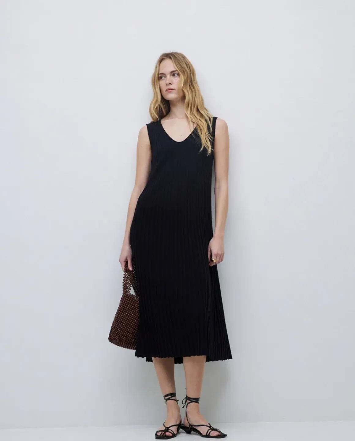 Vestido largo tirantes evasé negro
