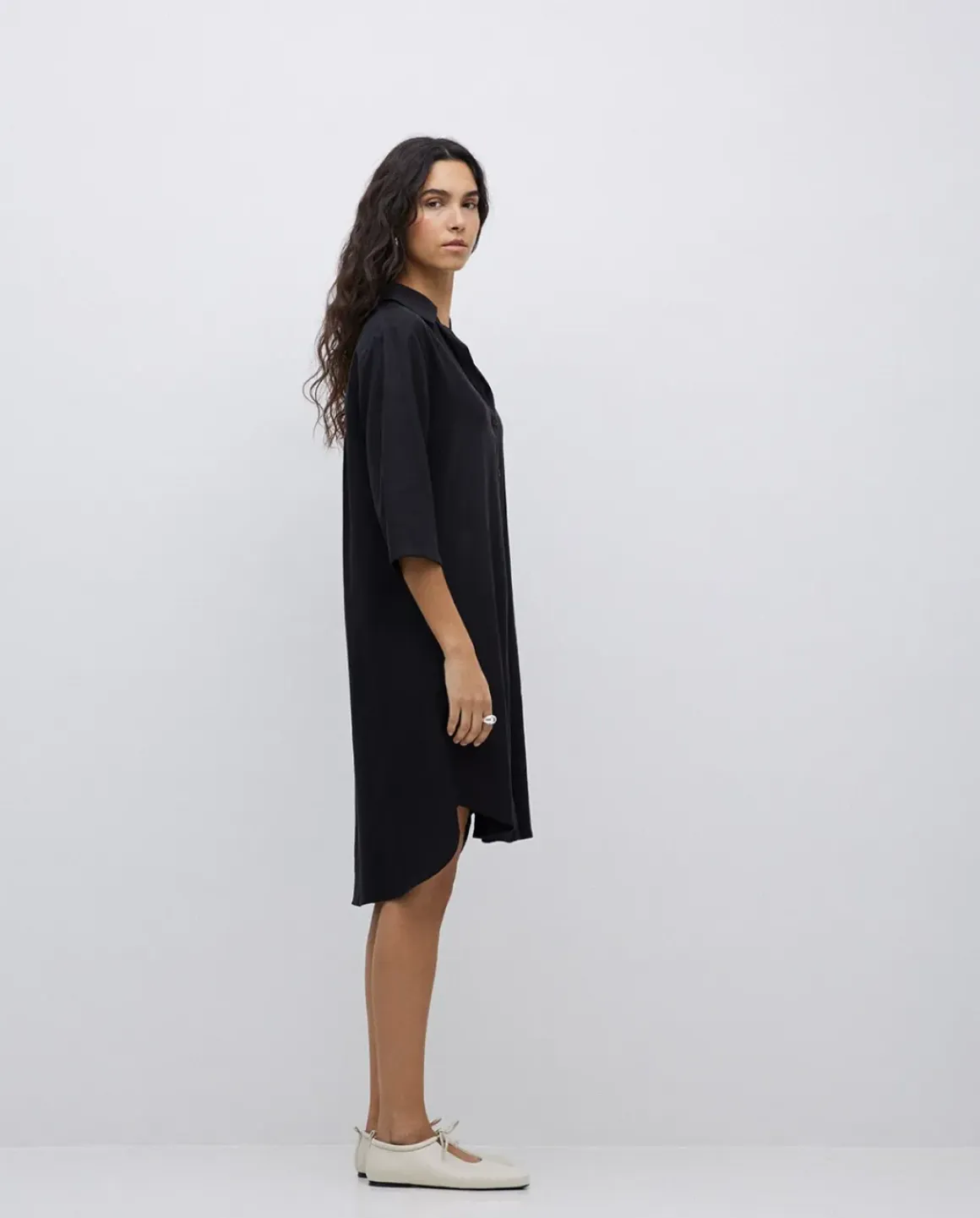 Vestido tencel cuello camisero negro