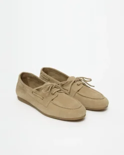 Zapato estilo náutico serraje beige
